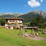 Ladestatthof Guest house Neustift im Stubaital